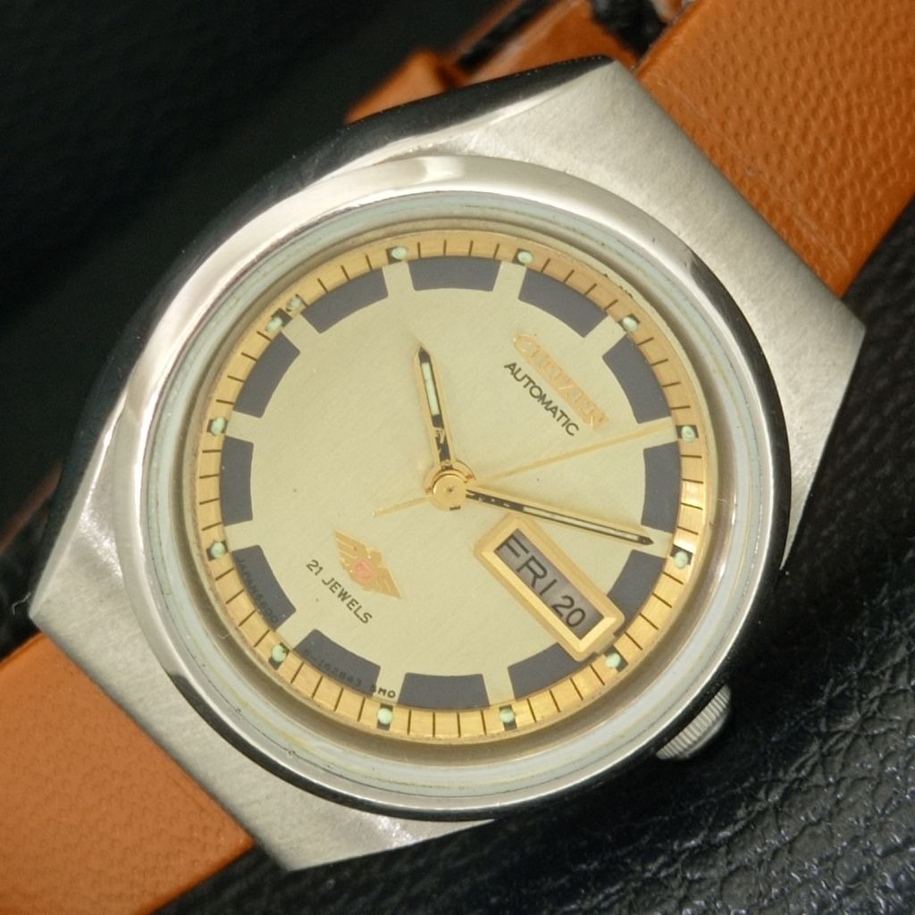 Vintage 1987 Citizen Automatic Womans Silver Watch WDaydate  Gold Accents